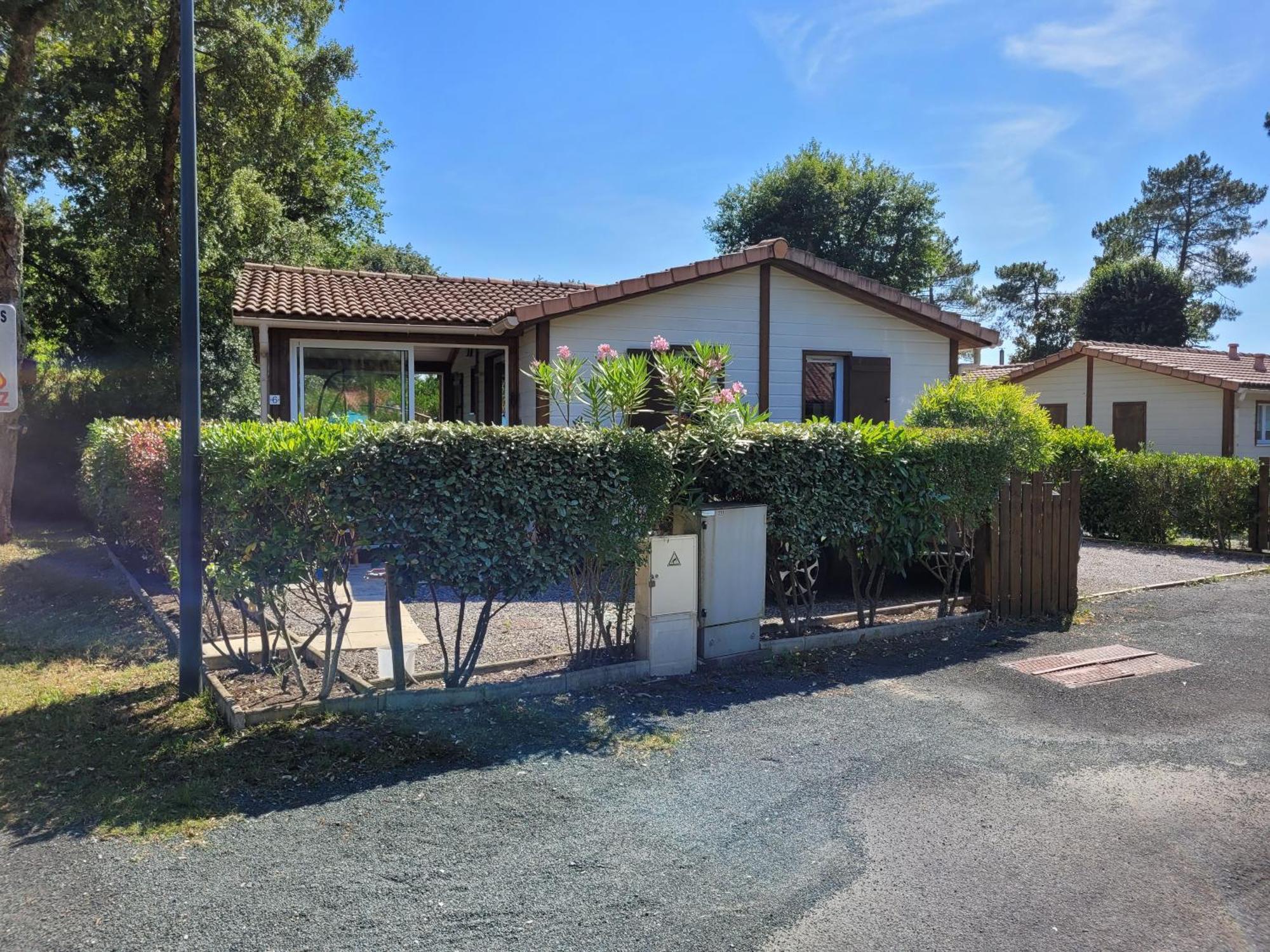 Chalet Familial Entre Lac Et Foret Azur Luaran gambar